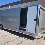 Triple Axle, Slide-out step(Curb side front quarter)

